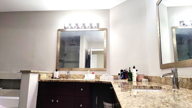 138 White Branch Court S, Schaumburg, IL 60194