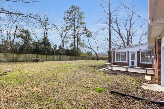 247 Farmlife Avenue, Vanceboro, NC 28586