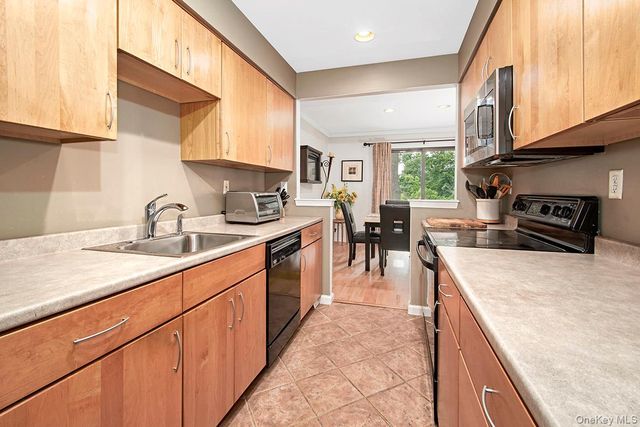 317 Kemey Cove 317, Briarcliff Manor, NY 10510