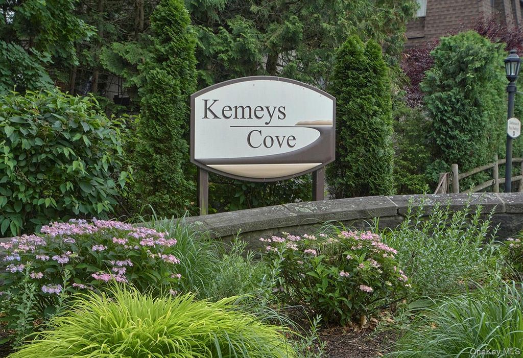 317 Kemey Cove 317, Briarcliff Manor, NY 10510