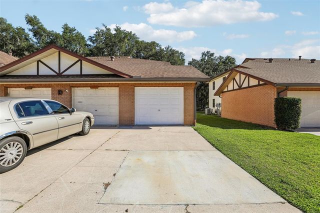 100 E OAK TERRACE DRIVE D2, Leesburg, FL 34748