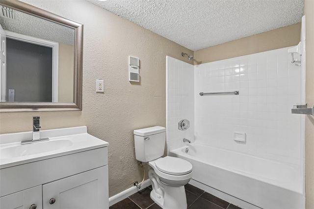 100 E OAK TERRACE DRIVE D2, Leesburg, FL 34748