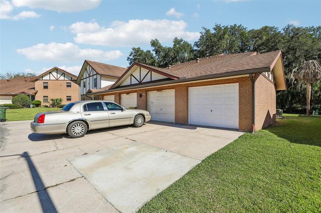 100 E OAK TERRACE DRIVE D2, Leesburg, FL 34748