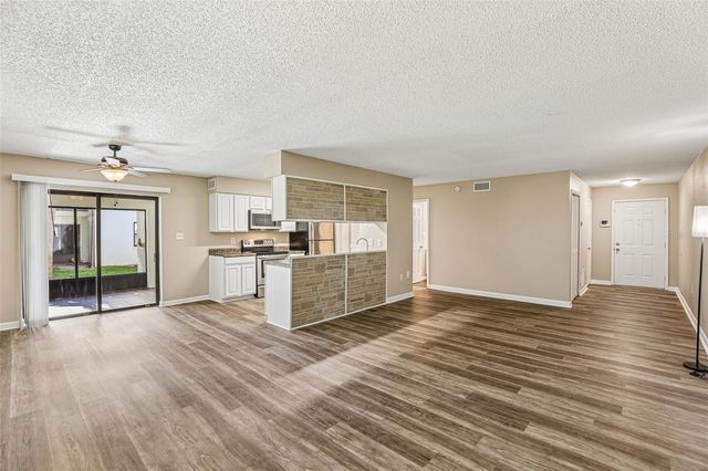 100 E OAK TERRACE DRIVE D2, Leesburg, FL 34748