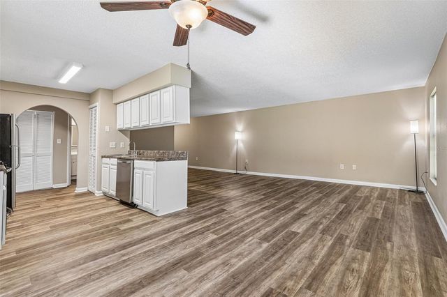 100 E OAK TERRACE DRIVE D2, Leesburg, FL 34748