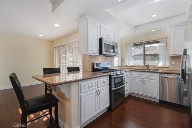 2445 Chandler 2, Simi Valley, CA 93065