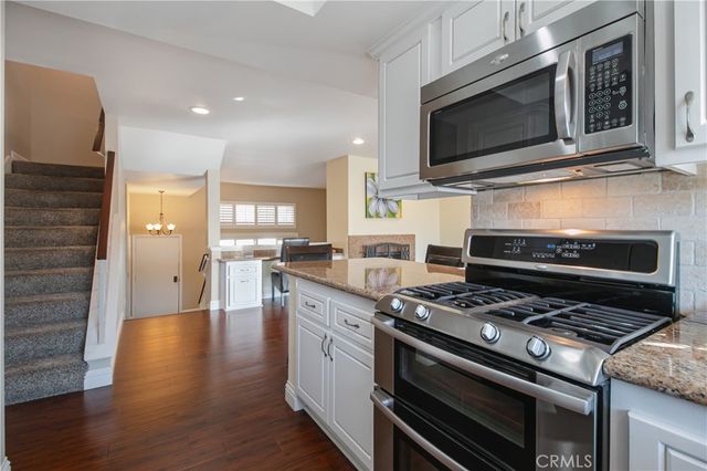 2445 Chandler 2, Simi Valley, CA 93065