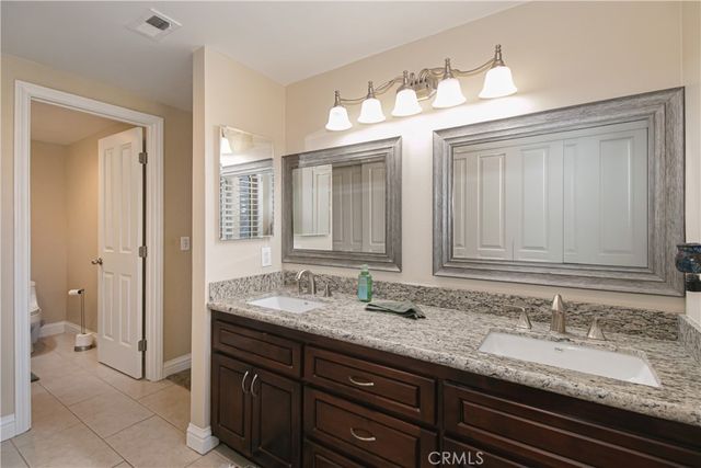 2445 Chandler 2, Simi Valley, CA 93065