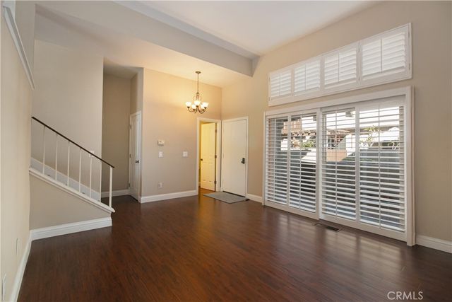 2445 Chandler 2, Simi Valley, CA 93065