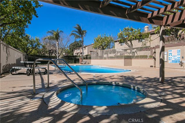 2445 Chandler 2, Simi Valley, CA 93065