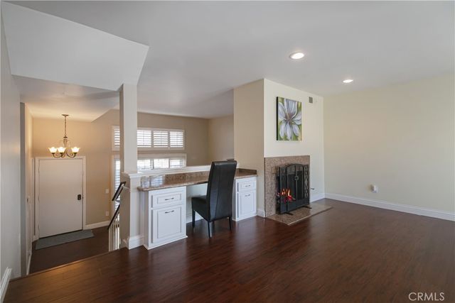 2445 Chandler 2, Simi Valley, CA 93065