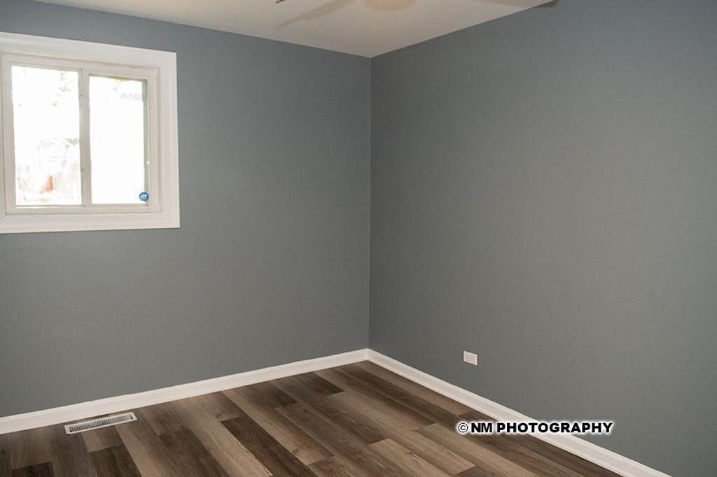Image 12 of property listing at 9540 S Bennett Avenue, Chicago, IL 60617