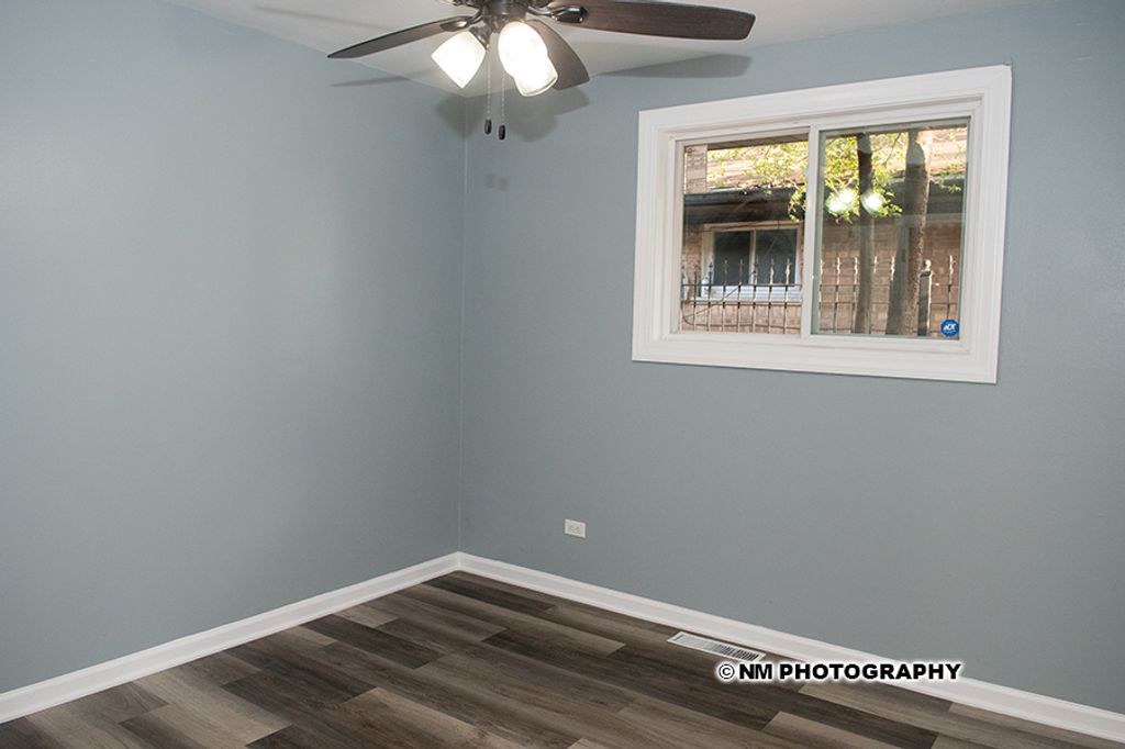 Image 15 of property listing at 9540 S Bennett Avenue, Chicago, IL 60617
