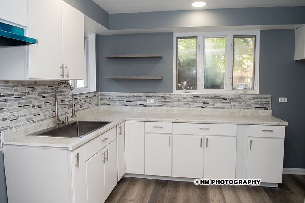 Image 5 of property listing at 9540 S Bennett Avenue, Chicago, IL 60617
