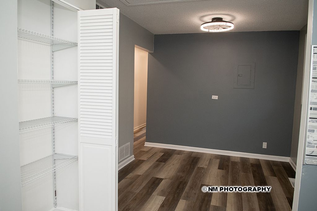 Image 7 of property listing at 9540 S Bennett Avenue, Chicago, IL 60617