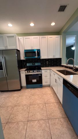 6422 Park Lake Circle, Boynton Beach, FL 33437