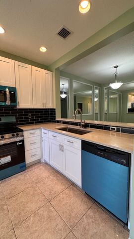 6422 Park Lake Circle, Boynton Beach, FL 33437