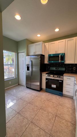 6422 Park Lake Circle, Boynton Beach, FL 33437