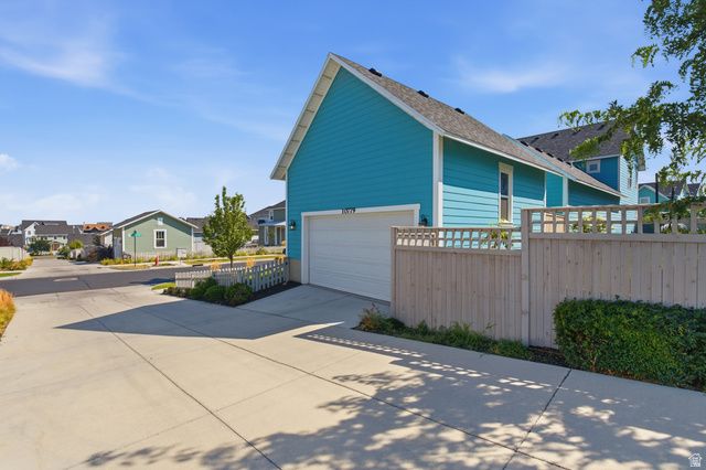 10779 S LAKE TERRACE AVE, South Jordan, UT 84009