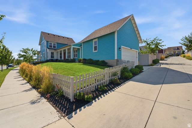 10779 S LAKE TERRACE AVE, South Jordan, UT 84009