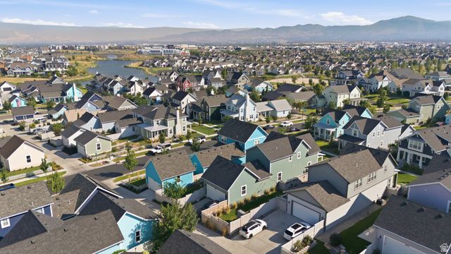 10779 S LAKE TERRACE AVE, South Jordan, UT 84009
