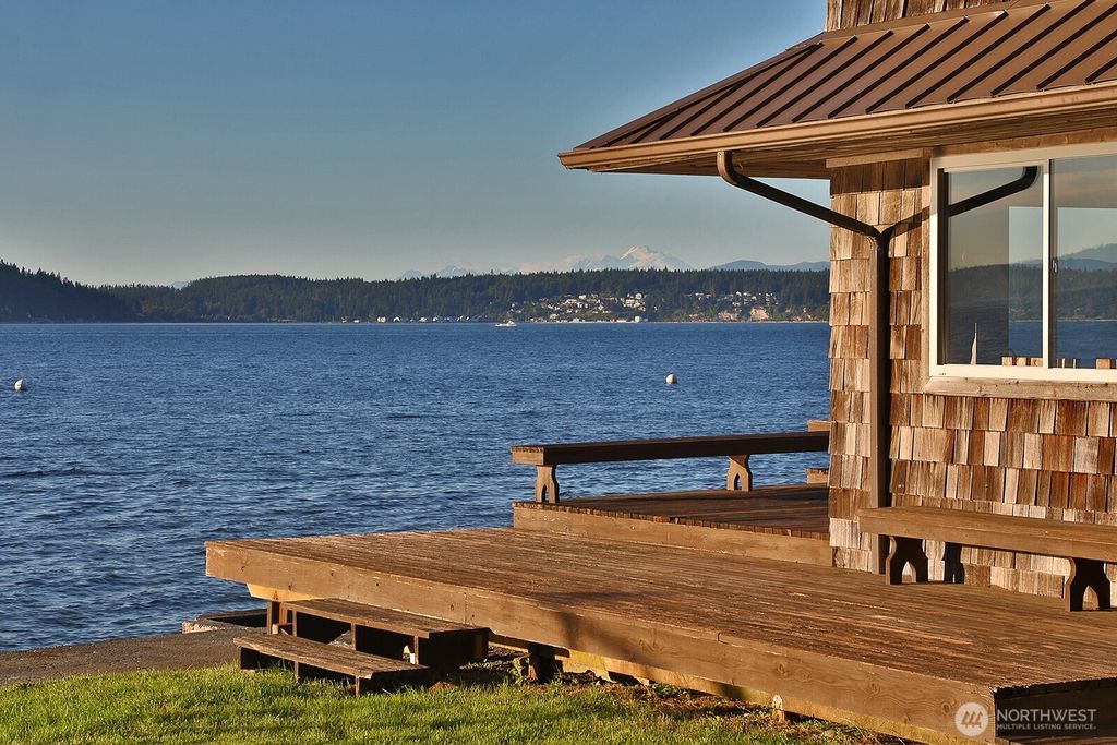 2151 Eastpoint Drive, Langley, WA 98260