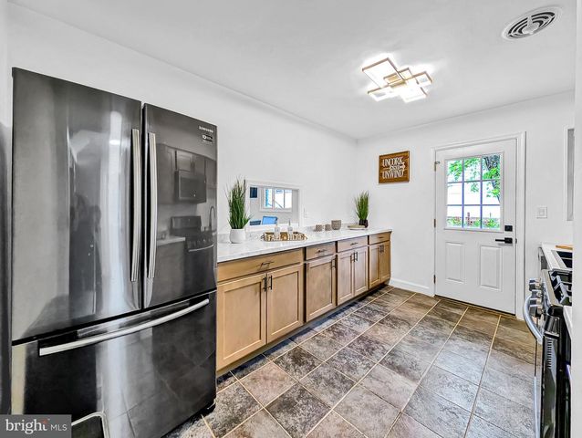 5603 NEWTON ST, Hyattsville, MD 20784