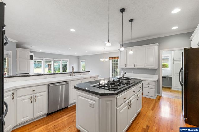 6467 Hogan Dr N, Keizer, OR 97393