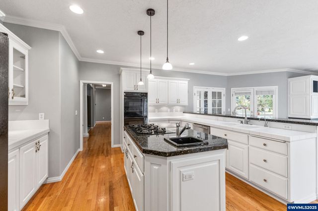 6467 Hogan Dr N, Keizer, OR 97393