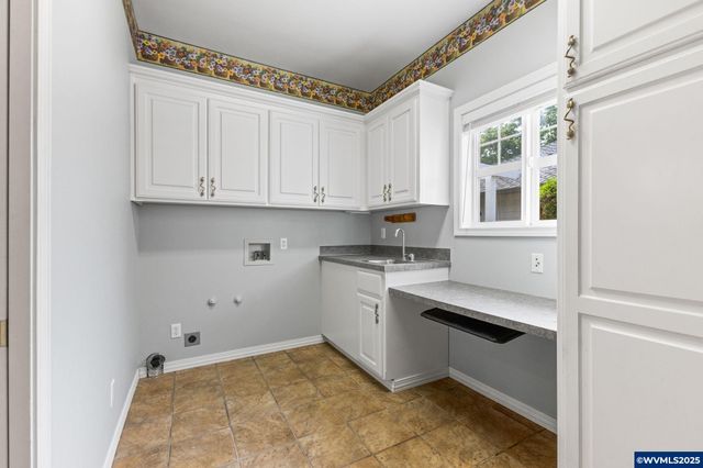 6467 Hogan Dr N, Keizer, OR 97393