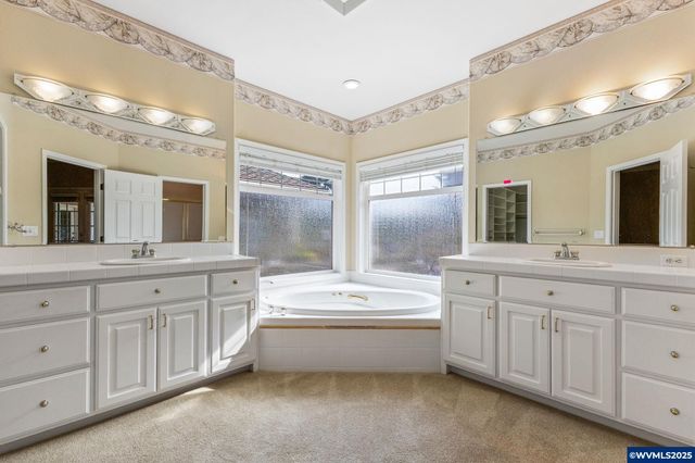 6467 Hogan Dr N, Keizer, OR 97393