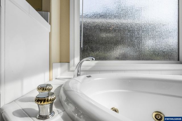 6467 Hogan Dr N, Keizer, OR 97393