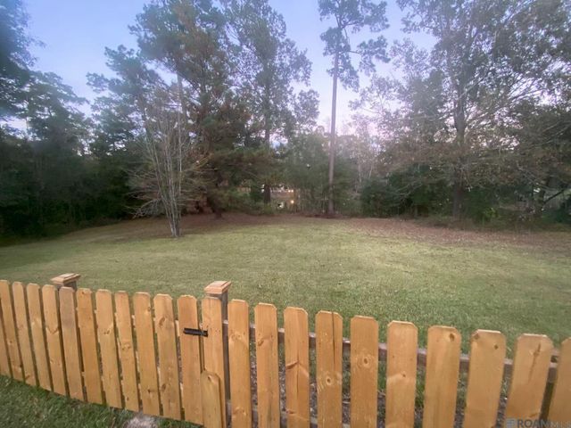 17427 Deer Lake Ave, Baton Rouge, LA 70816