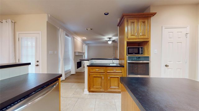 16215 Willowpark Dr, Tomball, TX 77377