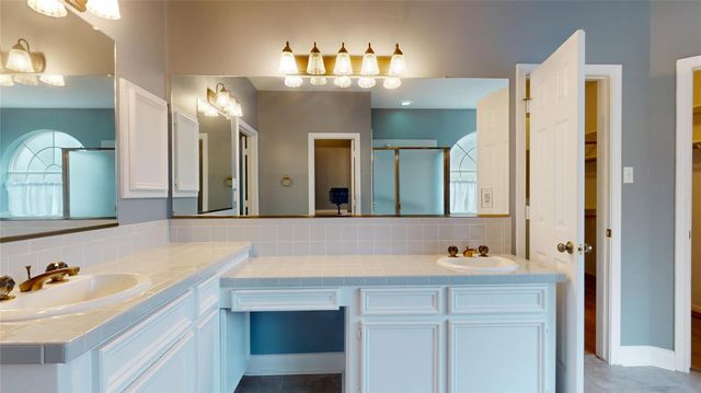 16215 Willowpark Dr, Tomball, TX 77377