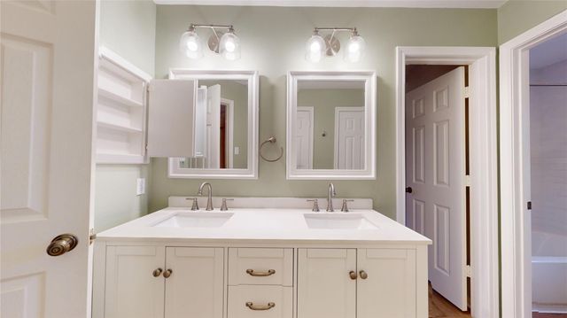 16215 Willowpark Dr, Tomball, TX 77377