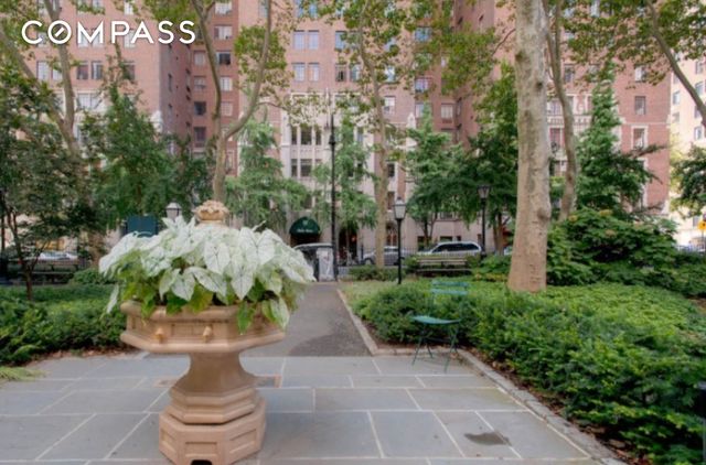 45 Tudor City Pl Apt 1808, New York City, NY 10017