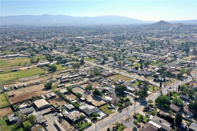 642 7th, Norco, CA 92860