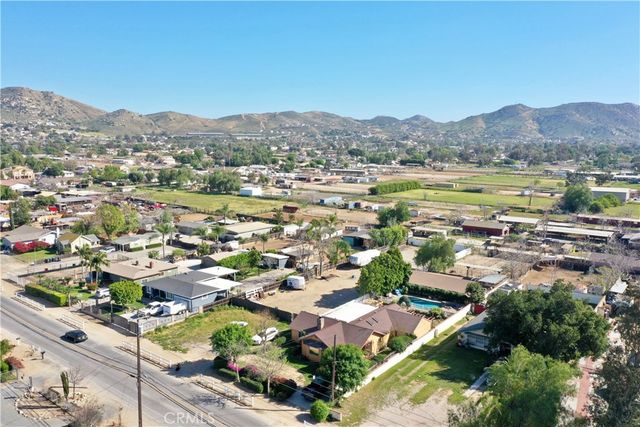642 7th, Norco, CA 92860