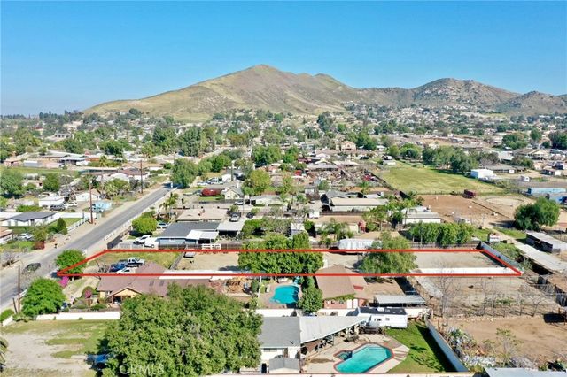 642 7th, Norco, CA 92860