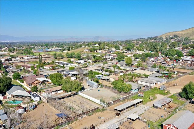 642 7th, Norco, CA 92860