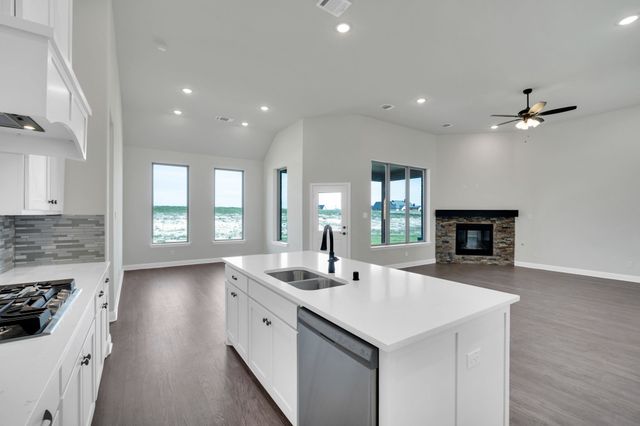 124 Lila Lake Drive, Waxahachie, TX 75165