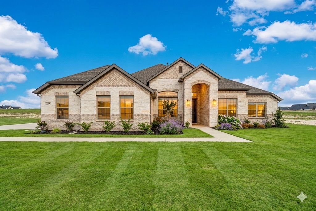 124 Lila Lake Drive, Waxahachie, TX 75165