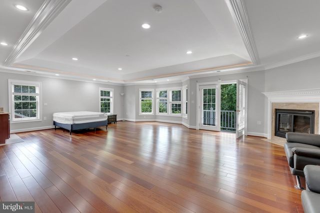 6529 FAIRLAWN DR, Mclean, VA 22101