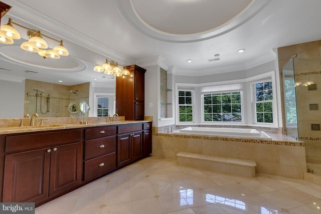 6529 FAIRLAWN DR, Mclean, VA 22101