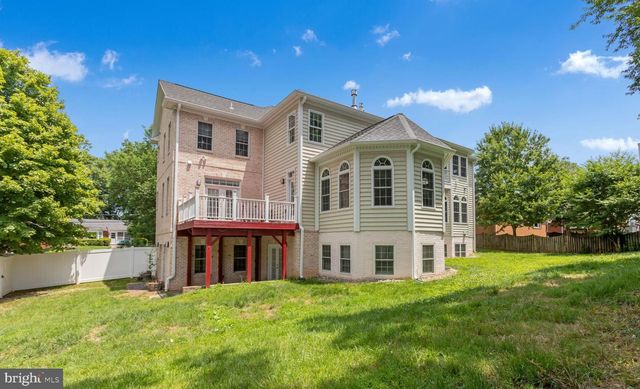 6529 FAIRLAWN DR, Mclean, VA 22101
