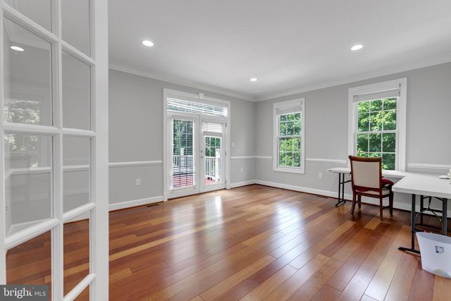 6529 FAIRLAWN DR, Mclean, VA 22101