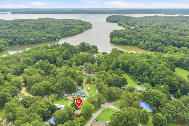 225 Pineview Dr, Springville, TN 38256
