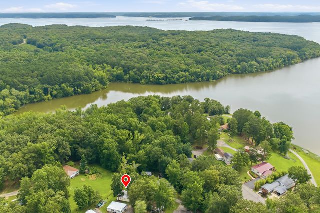 225 Pineview Dr, Springville, TN 38256