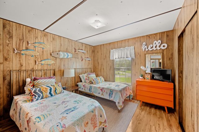 225 Pineview Dr, Springville, TN 38256